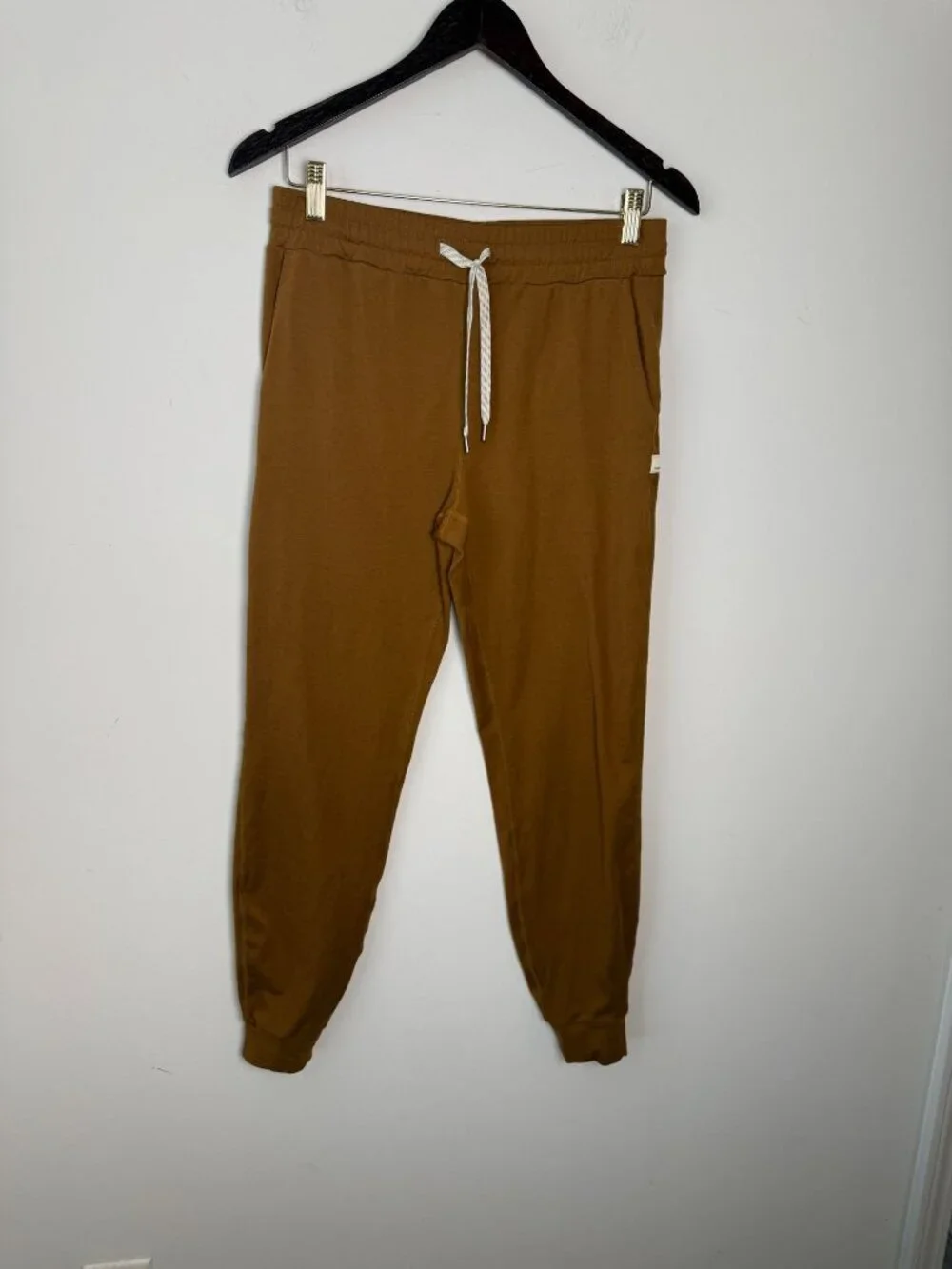 Vuori Womens Performance Joggers Caramel Brown XS Athleisure Sporty Loungewear